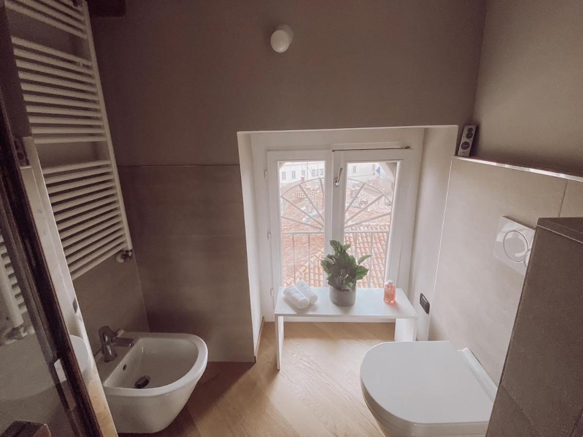 Historic Center Charming Apartment Free Wi-Fi Savigliano Exterior foto